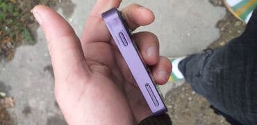 Lincoln: Mini smartfon – bənövşəyi rəng Xüsusiyyətlər: - Kiçik ölçülü korpus — 3