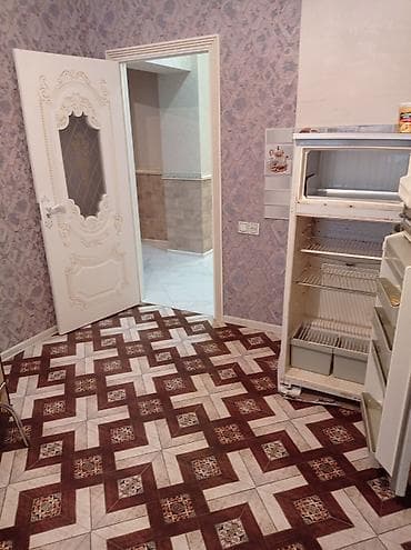 3 комнатная квартира: Kirayə 3 otaqlı mənzil, giriş kalidor 6kv, holl 8kv studiya zal — 4