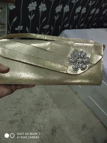 Eynəklər: Клатч женский Франция из золотой парчи с аксессуарами из камней — 1