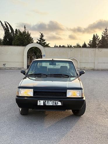 VAZ 21099 sedan - Kuzov: 4 qapılı sedan, qara rəng - Salon: parça