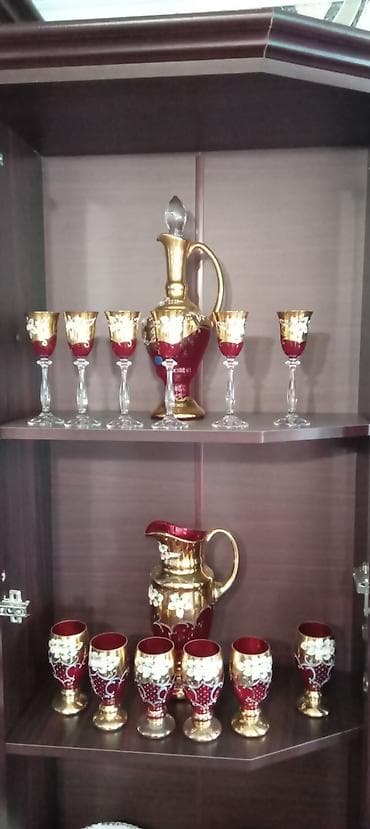 nerjavika bak: Şüşə və büllur dəstlər – vitrinlik kolleksiya Tərkib: - Qızılı — 8