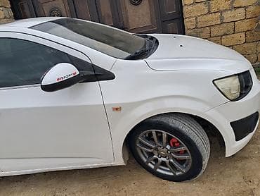 aveo fara: Chevrolet Aveo: 1.6 l | 2012 il Sedan — 3