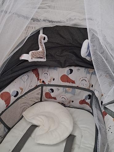 Oğlan və qız üçün, Yeni, Dördbucaq, Beşik, Matras ilə, Yellənmə mexanizmi ilə