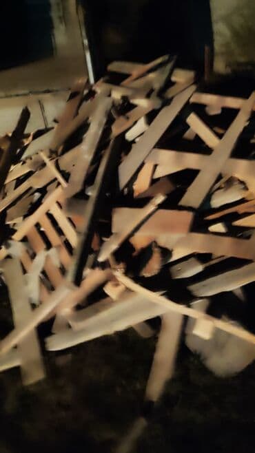 Otbiçənlər və trimmerlər: Ocaq/isitmə üçün doğranmış taxtaparcaları. İcində hər cür taxtalar — 1