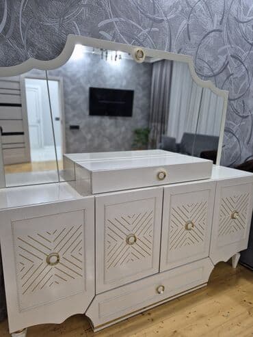 yazı stolu modelleri: Güzgülü — 2