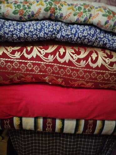 2 döşək+ 2 yorğan.evdən təcili çıxarılmalı olduğu üçün dəyər dəyməzə