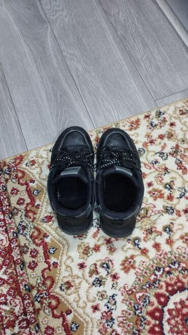 Səndəl və şəp-şüplər: Qiyinilmiş ayagabidi cırıq zad yoxdu — 2