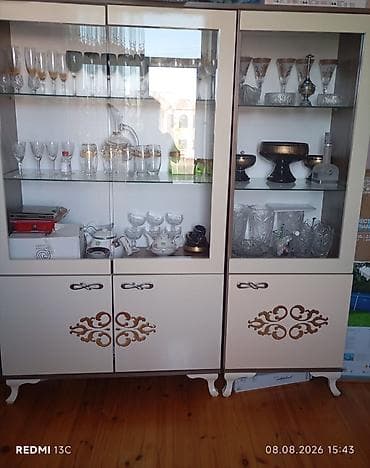dolab skaf: - Məhsul: Şüşəli vitrinli bufet (2 bölməli) - Material: MDF/taxta — 1