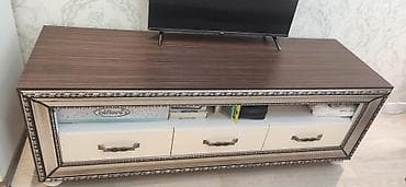 TV altlığı /Komod media konsolu - Klassik üslubda geniş TV altlığı
