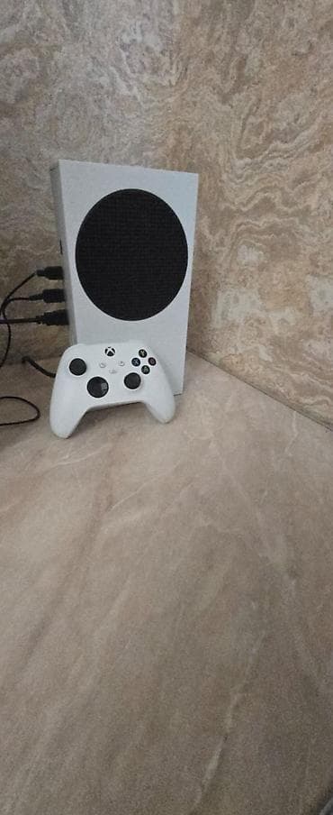 xbox one series s: Xbox Series S oyun konsolu + orijinal simsiz nəzarətçi - Kompakt ağ — 2