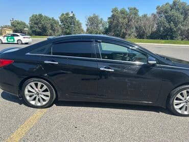 c klass mersedes: Hyundai Sonata: 2.4 l | 2010 il Sedan — 5