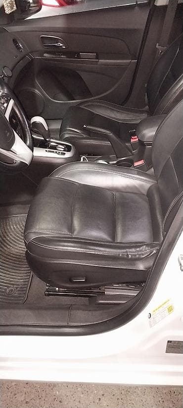 cruz radiator: Chevrolet Cruze sedan – ağ rəng, şəhər və magistral üçün rahat və — 9