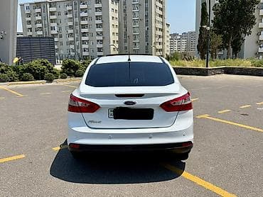 lincoln mkz: Ford Focus: 1.5 l | 2014 il 142517 km Sedan — 7