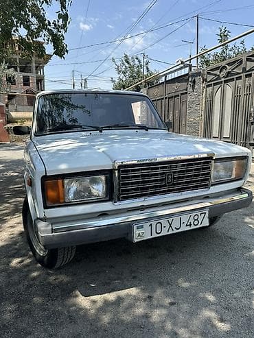 avto lizing: VAZ 2107 sedan – klassik ağ rəng, 4 qapı, arxa ötürücülü. Ili 2005 — 4