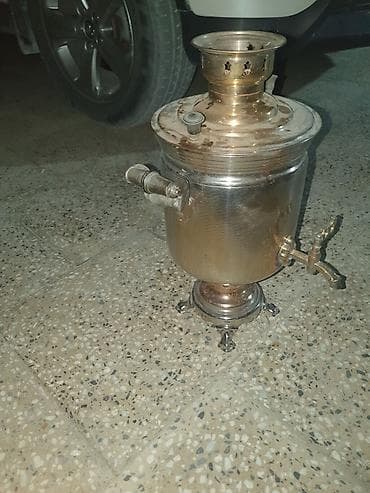 Klassik kömürlü/odunlu samovar - Material: metal korpus, pirinç tonlu — 2