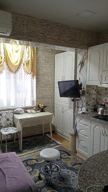 ev bine: Bakı, 8-ci mikrorayon, 3 otaqlı, Köhnə tikili, m. Azadlıq Prospekti, 76 kv. m — 8