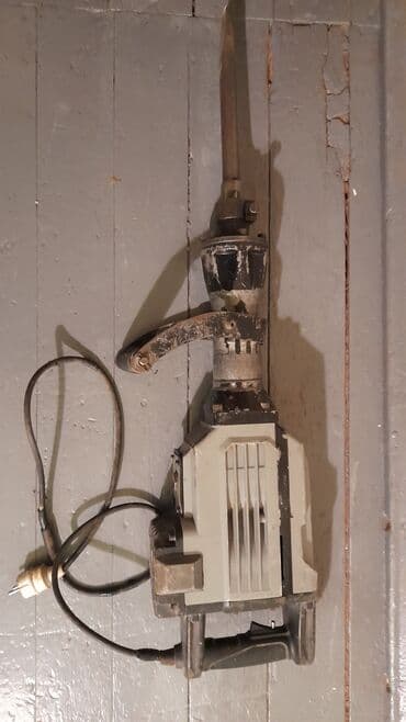 kərpic zavod: Güclü elektrikli betonqıran (perforator/çəkic tipli) salam. az — 1