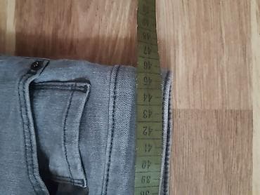 Джинсы: Xanımlar üçün cins şalvar. Boz rəng. Striçdi. 34 razmerdi. Beli 45 — 4