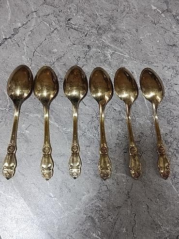 Столовые приборы: Qızıl tonlu süfrə ləvazimatı dəsti – 18ədəd Tərkibi: - 6 ədəd şorba — 6