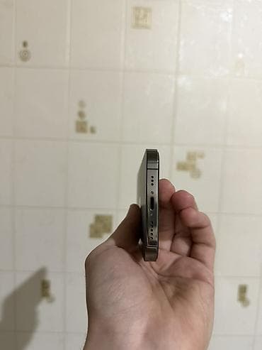 telefon alti: Space Gray, Face ID — 3