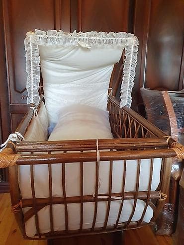 matras taxt: Oğlan və qız üçün, Yumru, Beşik, Dəst ilə, Matras ilə, Yellənmə mexanizm ilə — 1