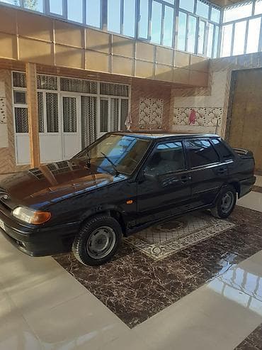 diskler teker: Lada Samara sedan - Kuzov: 4 qapılı sedan, qara rəng - Mühərrik — 3