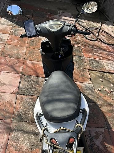 prado guzgu: Moon brand — 1