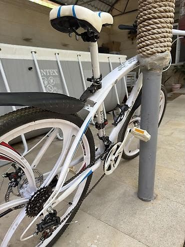 velosiped bmw: Ağ rəngdə dağ/şəhər tipli velosiped 🛑Bmw yenidi surulmur deye satılır — 3