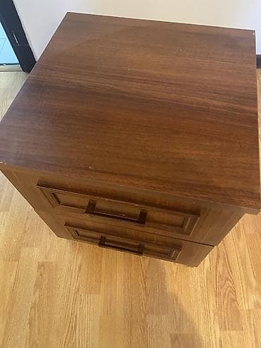 tumbucka: Taxta tumbə / komod 2 ədəd - Klassik dizayn: qoz rəngli, üzərində — 7