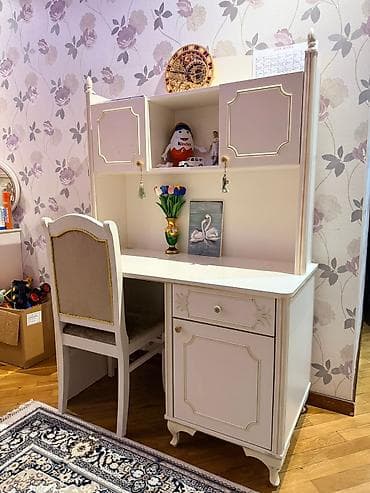 Yazı masası. Stul ile bir yerde. 150azn. Yaxsi veziyyetde ünvan lalafo.az -da Yazı masası. Stul ile bir yerde. 150azn. Yaxsi veziyyetde ünvan