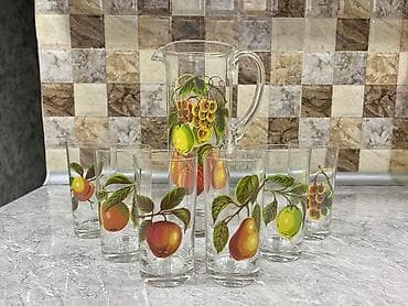 Çexiya istehsalı su dolçası və 6 stəkanə Sovet istehsalı