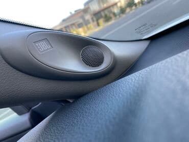 bmw 330 i: Toyota Camry: 2.5 l | 2019 il Sedan — 9