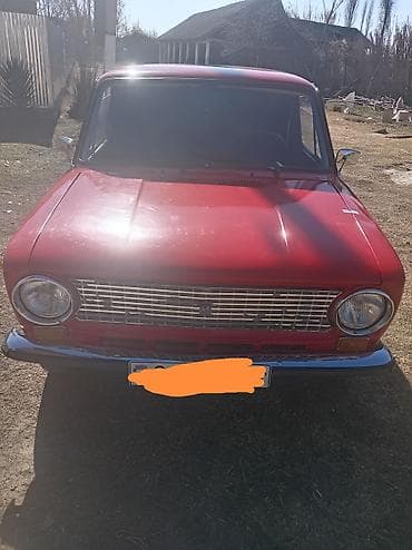 celiloglu babek elaqe nomresi: VAZ 2101 sedan – klassik sovet modeli, qırmızı rəngdə.ili 1982.qiymet — 4