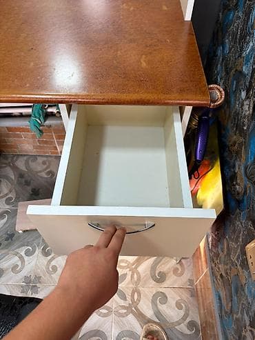 oturaca: BƏRBƏR SALONU MEBELİ VƏ OTURACAQ SATILIR! Mebel səliqəli və istifadəyə — 3