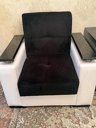 reception masa: Mebel dəsti – divan, 2 ədəd kreslo və genişlənən jurnal/çay masası - — 3
