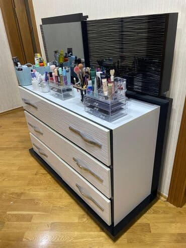 Kia: Dəhliz dolabı — 7