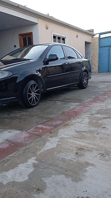 chery amulet: Avtomobil: Deyvo Gentra. (qara sedan) Xüsusiyyətlər və təchizat: - — 5