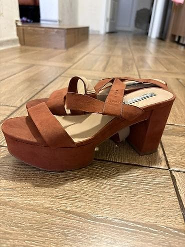 Женская обувь: Stradivarius qadın sandaleti - Model: platformalı, qalın kvadrat — 1