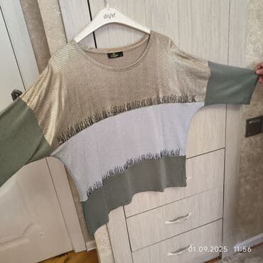 qadınlar ucun cimərlik şortları: Qadınlar üçün üç rəngli, qısaqol üst geyim. Parçanın yuxarı hissəsi — 5