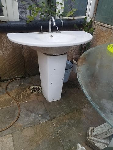 canaqlar: Pilləli ayaqlı hamam lavabosu və qarışdırıcı kran dəsti - Material — 2