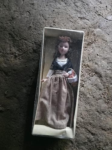farfor fiqurları: Kolleksiya üçün mini porselen kuklalar dəsti — 10