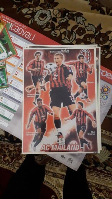 ustunde gerb olan qepik: İtaliya futbolu şəkilləri — 19