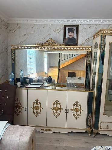 pano: Klassik üslubda konsol güzgü dəsti - Üslub: Barokko motivli klassik — 1