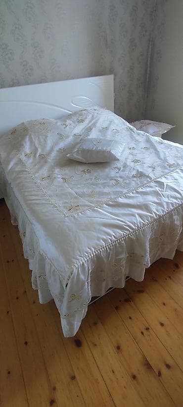 Yataq üçün rəng - Ağ Yataq örtüyü