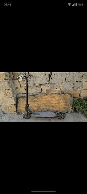 İşlənmiş Elektrik samokat 10", ≤ 250 Vt, 26 - 35 km/s, Ünvandan götürmə