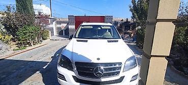 mersedes disklər: Mercedes-Benz GL-Class, ağ rəng, SUV gövdə tipi. - Güclü ön radiator — 1