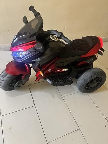 ev masin: Uşaq üçün elektrikli üçtəkərli motosiklet - Rəng: qırmızı/qara - — 4