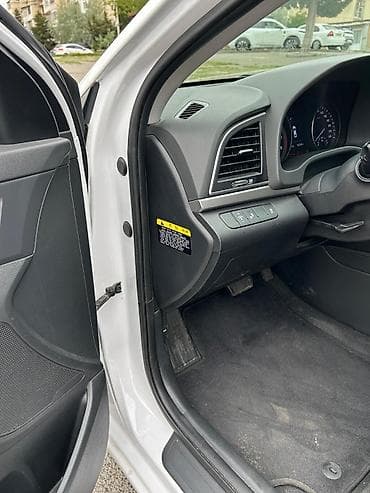 port baqaj: Hyundai Elantra: 1.6 l | 2018 il Sedan — 2
