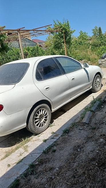 benzin filter: Hyundai Elantra: 1.6 l | 1998 il Sedan — 4