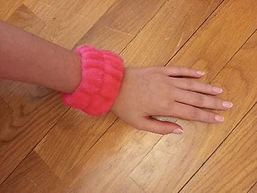 bijuteri: Məhsul: Qızlar üçün parlaq çəhrayı aksessuar dəsti Tərkib: - 1 ədəd — 4